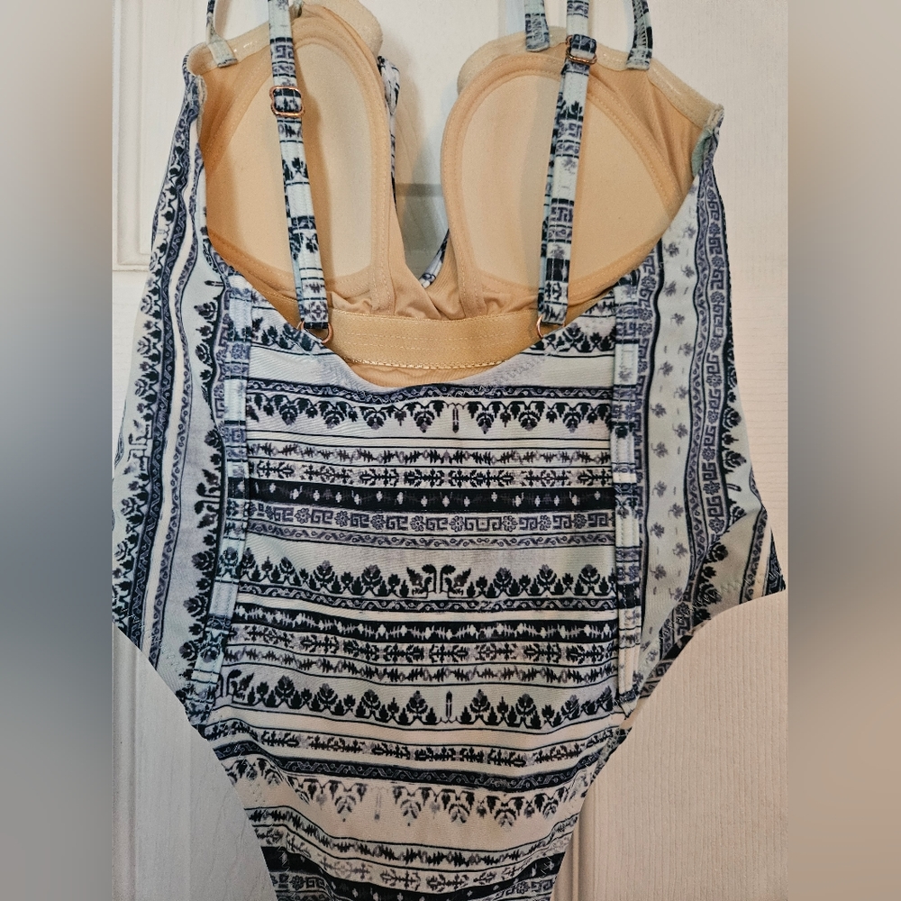 NWT Somedays Lovin Women's Blue and White One Piece Swimsuit Size XS - Picture 2 of 9